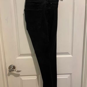 LEVIS Strauss Gold black pants, size 14P, Skinny fit.